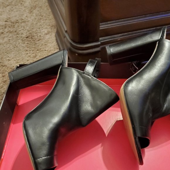 Shoes - Picture 5 of 14